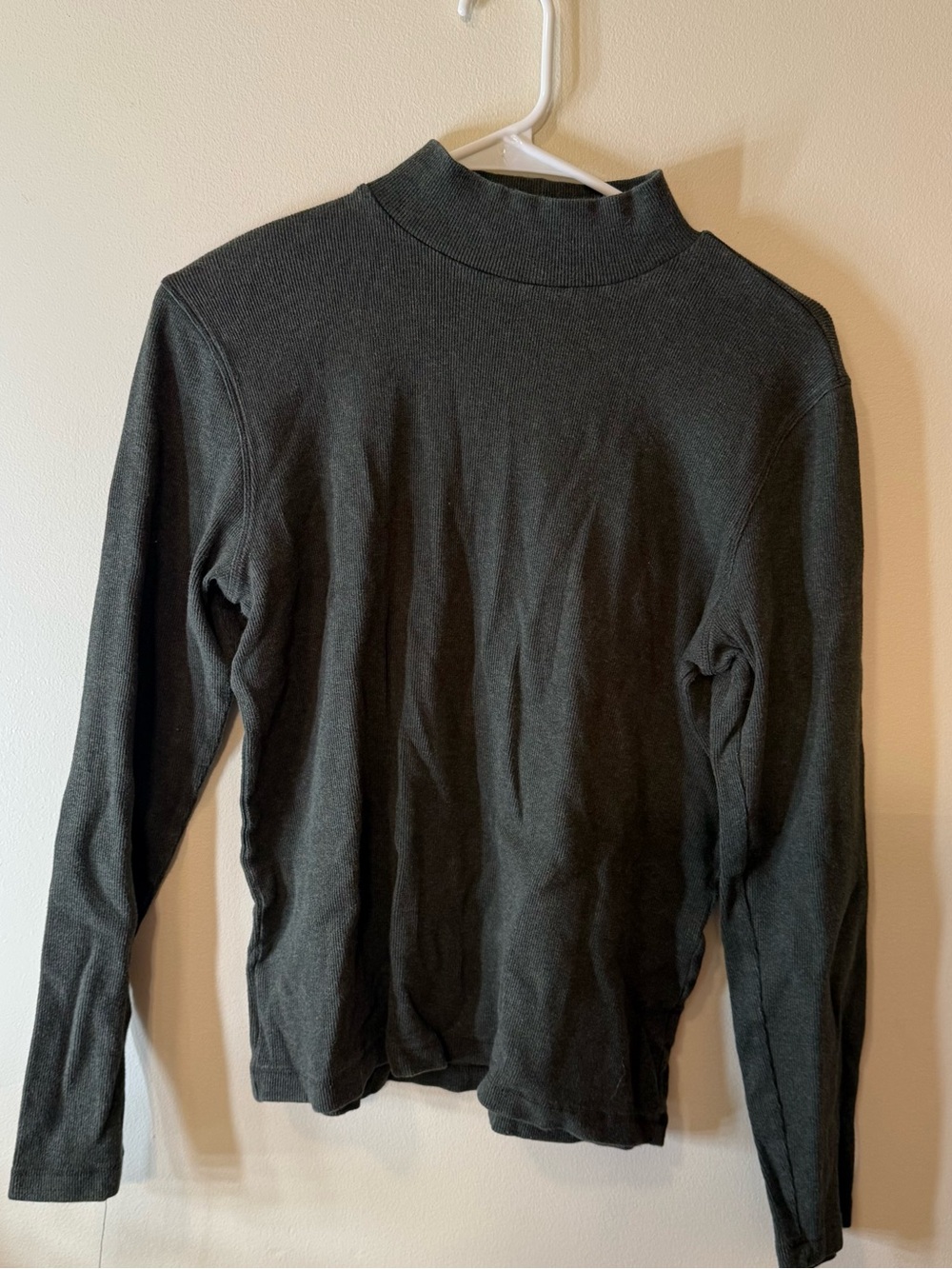 Liz Claiborne Dark Gray Turtleneck Top